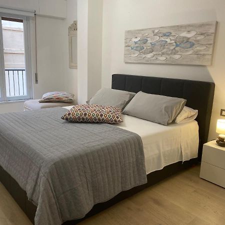 Delle Palme Rooms Elegante Monolocale In Centro Palermo Exterior photo