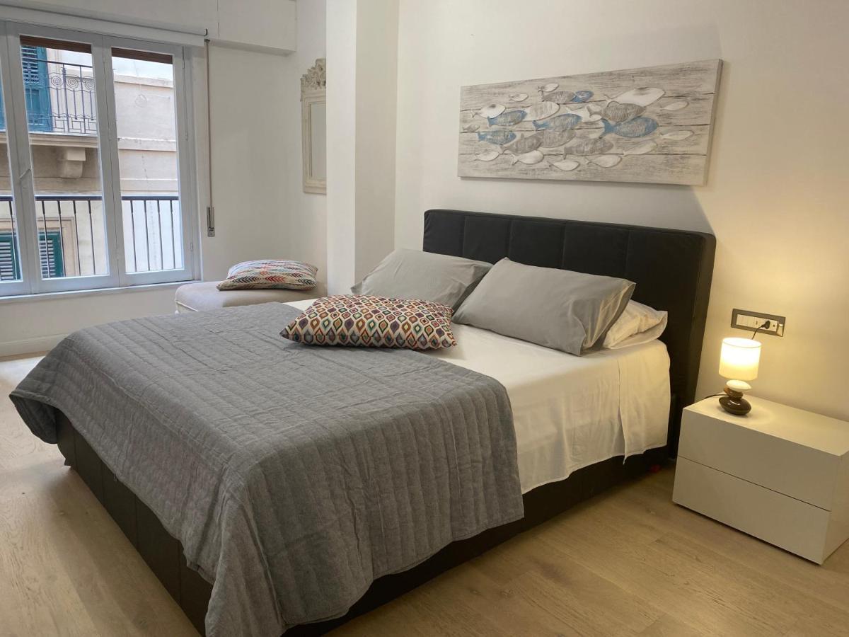 Delle Palme Rooms Elegante Monolocale In Centro Palermo Exterior photo
